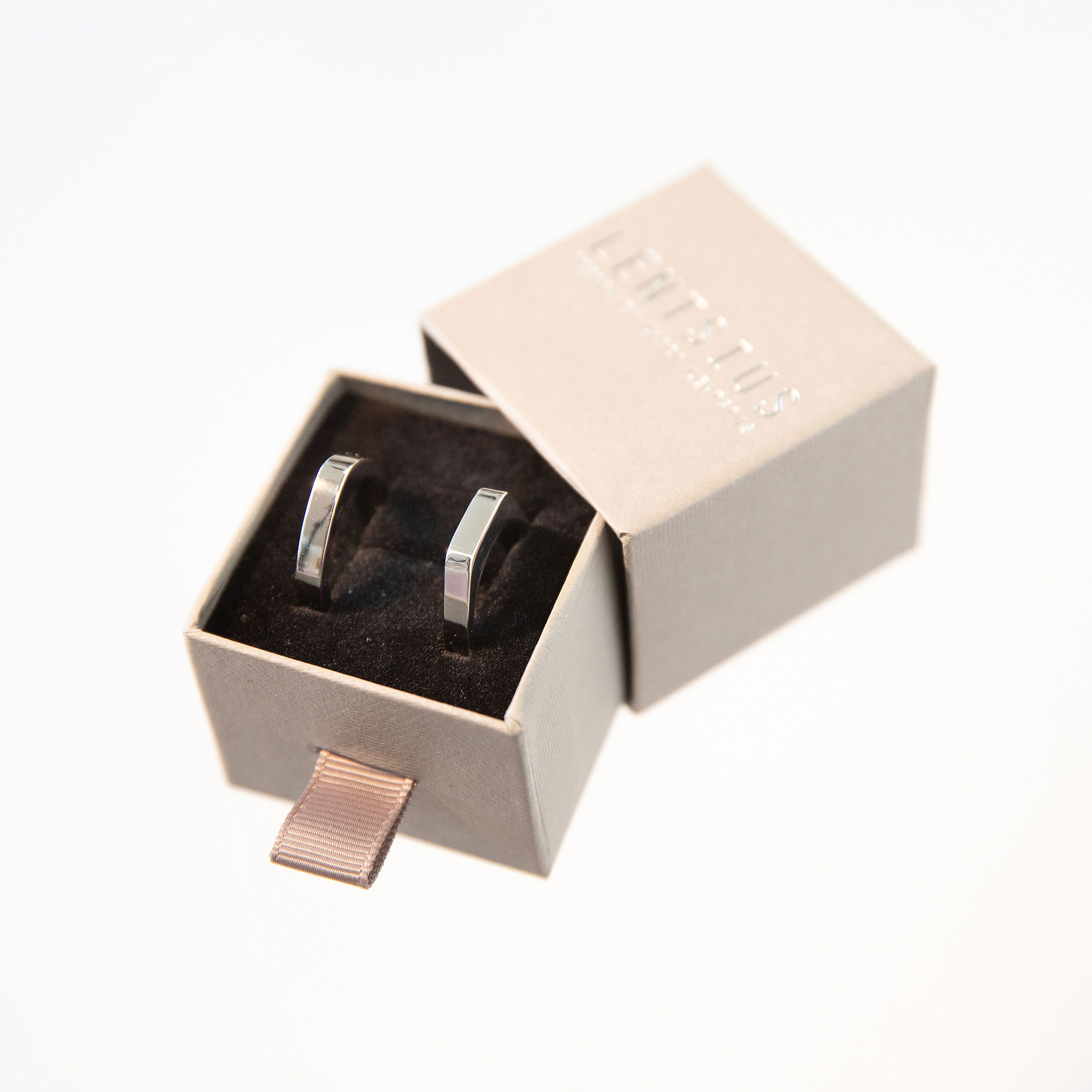 Faili-Twin-rings_3.jpg-koopia_small